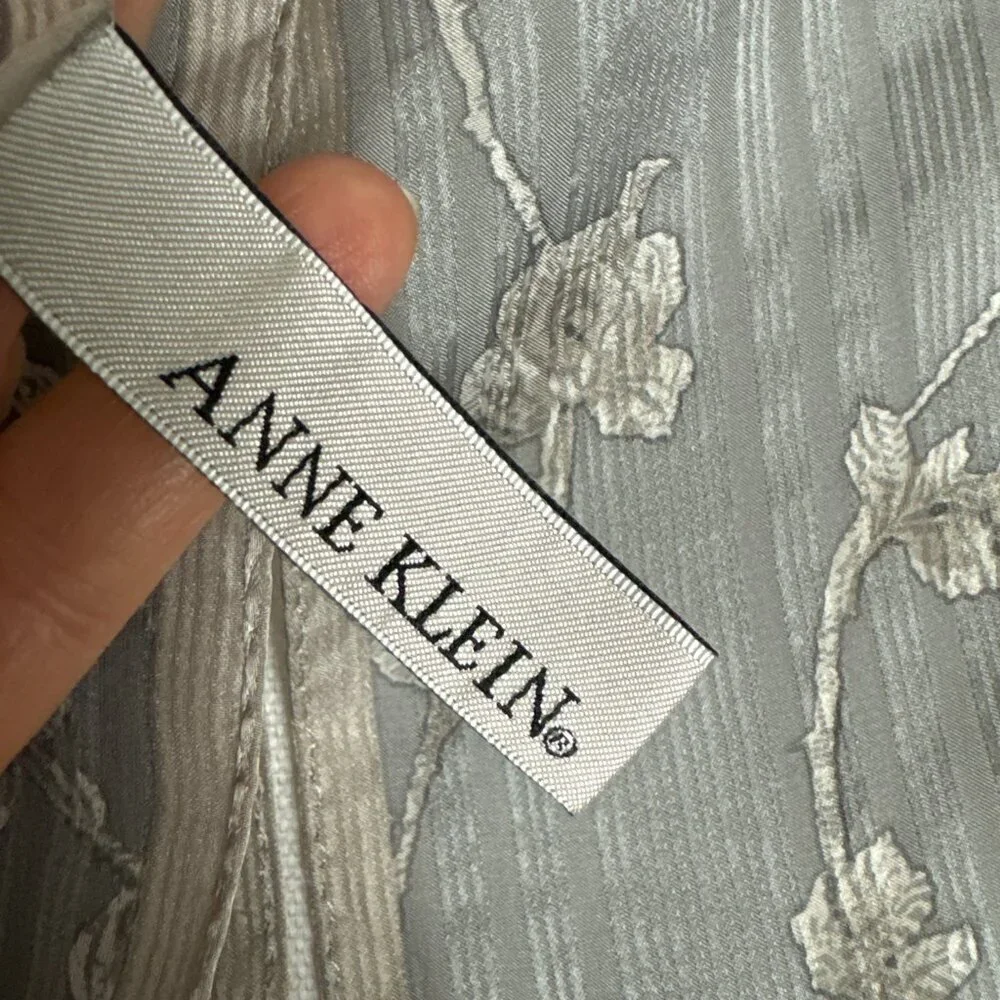 Anne Klein Silk scarf Gray Floral Stripped
